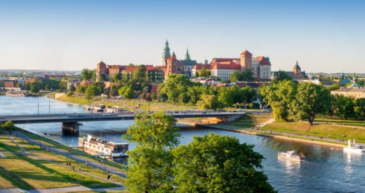 UK patient travelling to Kraków Poland for alcohol implant procedure