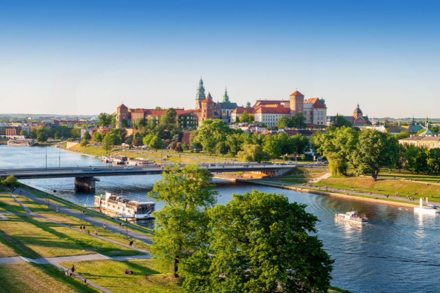 UK patient travelling to Kraków Poland for alcohol implant procedure